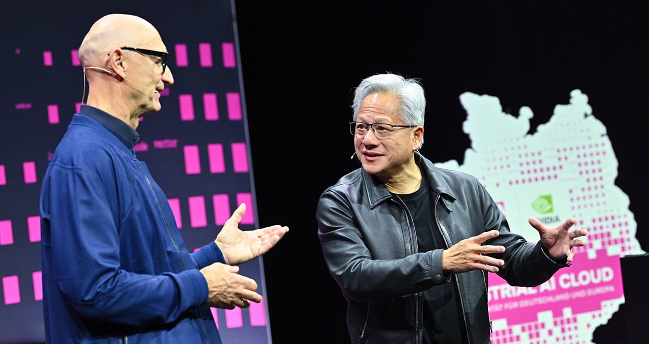 NVIDIA-CEO Jensen Huang und Deutsche-Telekom-CEO Tim Höttges enthüllen die Industrial AI Cloud